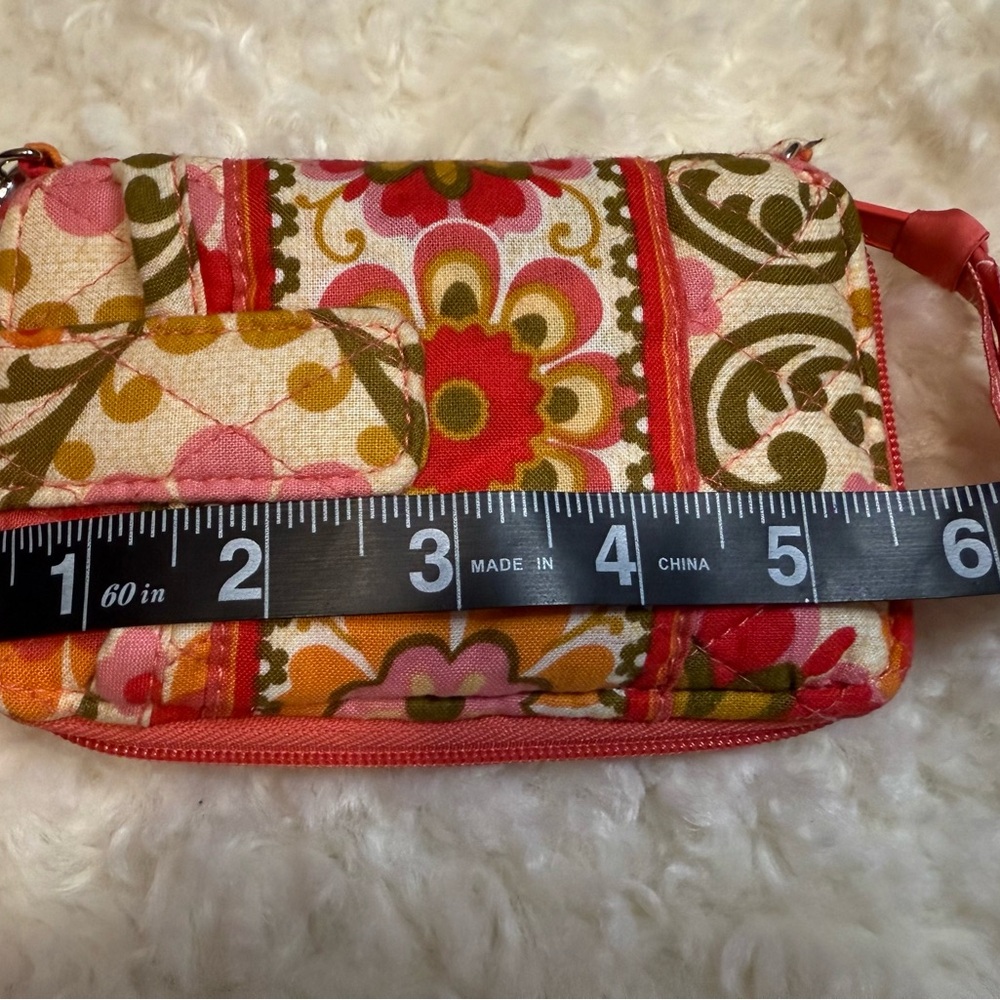 Vera Bradley Women’s Wristlet Wallet in “Folkloric” Pattern - Picture 2 of 7